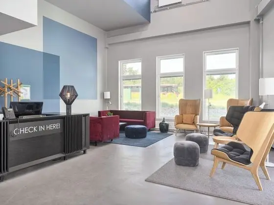 Part-Time Home Täby - Lobi