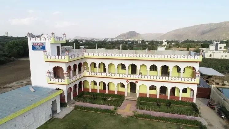 Parvat Valley Resort