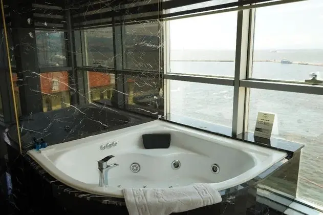 Pasaport Pier Hotel - Spa