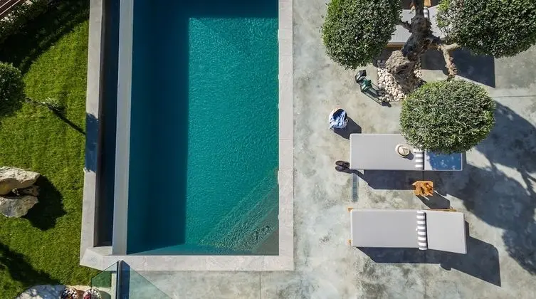 Pasithea Elegant Villa - Havuz