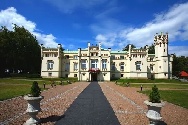 Paszkowka Palace