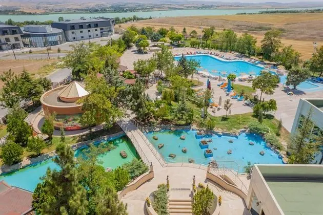 Patalya Lakeside Resort Hotel