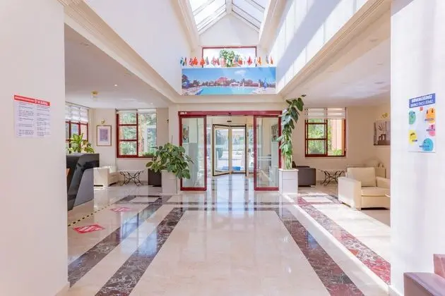 Patalya Lakeside Resort Hotel
