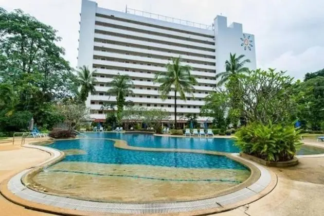 Patong Beach Gardens - Pool, Fast Wifi, Smart TVs - Havuz