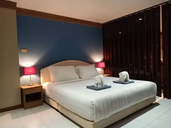 Patong Beach Gardens - Pool, Fast Wifi, Smart TVs - Oda