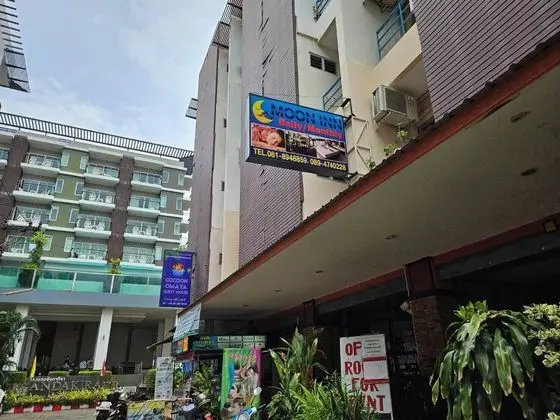 Patong Moon Inn Guesthouse - Dış Mekan