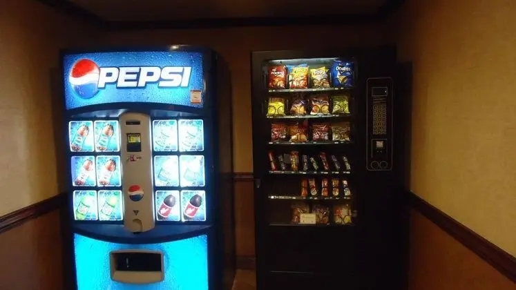 Patrick Henry Inn & Square