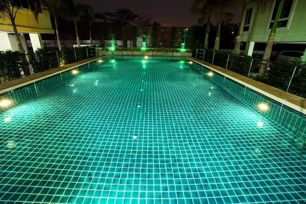 Patt Serviced Apartments - Havuz