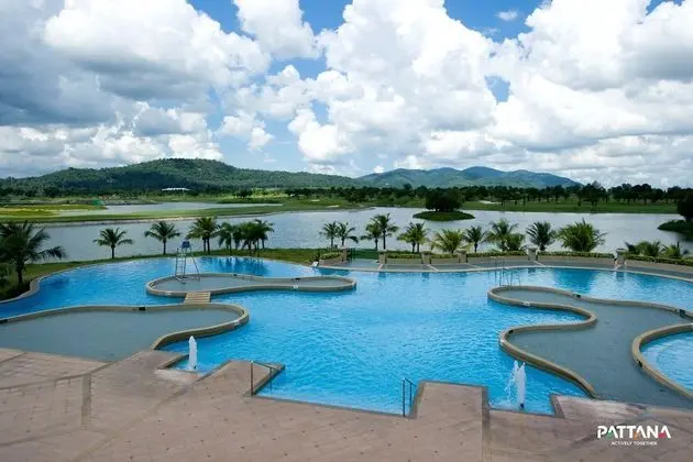 Pattana Sports Resort - Havuz