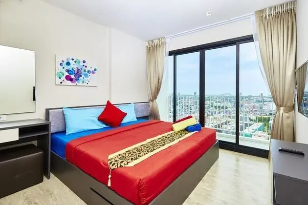 Pattaya Central Sea View Pool Suite - Oda