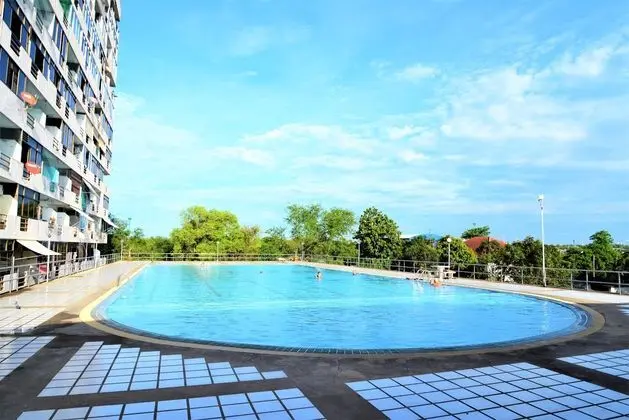 Pattaya Plaza Condotel Large Studio Apartment Sukhumvit - Havuz