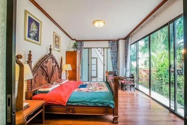 Pattaya YueHu Phoenix Deluxe Villa 5room - Oda