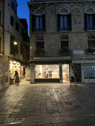 Pavarotti House - Dış Mekan