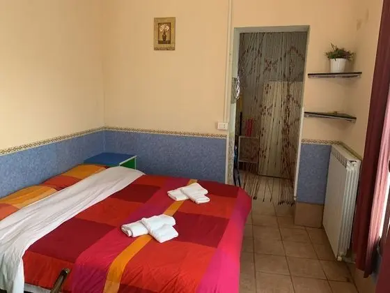 Pavarotti House - Oda
