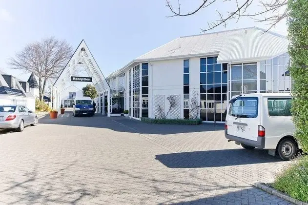 Pavilions Hotel