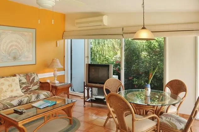Pavilions and Pools Villa Hotel by Antilles Resorts - İç Mekan