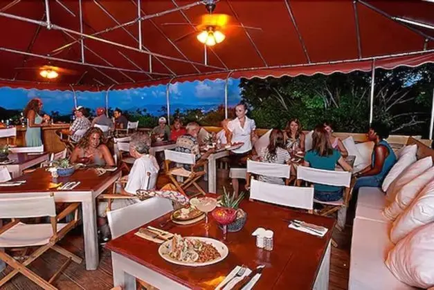 Pavilions and Pools Villa Hotel by Antilles Resorts - Yerinde Yemek