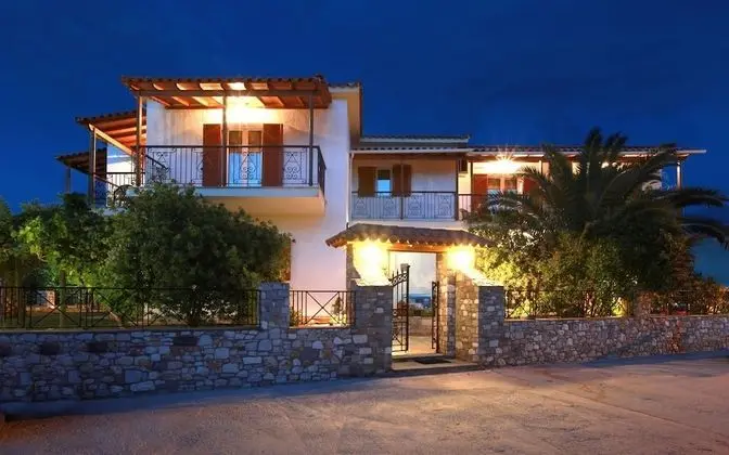 Pavlos Maria Studios - Dış Mekan