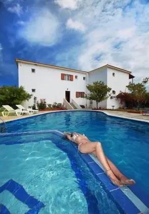 Pavlos Maria Studios - Havuz