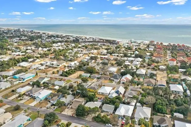 PCB Beach House - Cowabungalow on Sunset