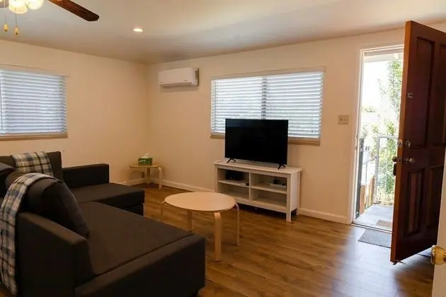 Peaceful 1-bedroom in South Bay - 1