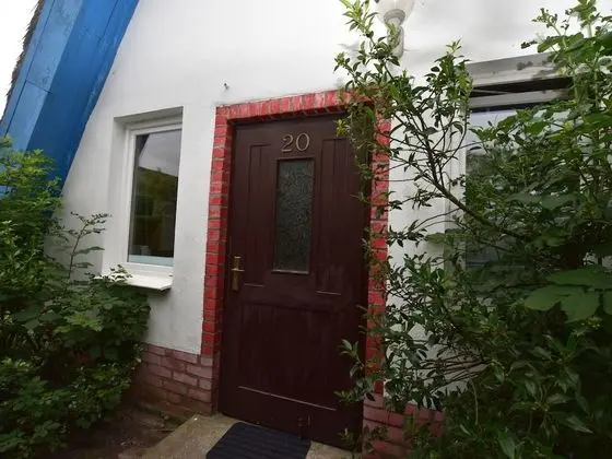 Peaceful Bungalow in Börgerende Germany With Large Terrace - Dış Mekan