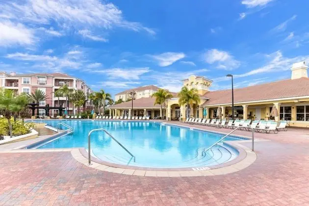 Peaceful Cay Deluxe 3 Bedroom Condo by Redawning