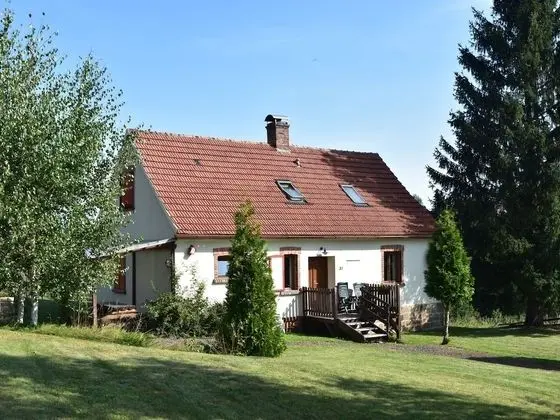 Peaceful Holiday Home in Bozanov With Private Terrace & Garden