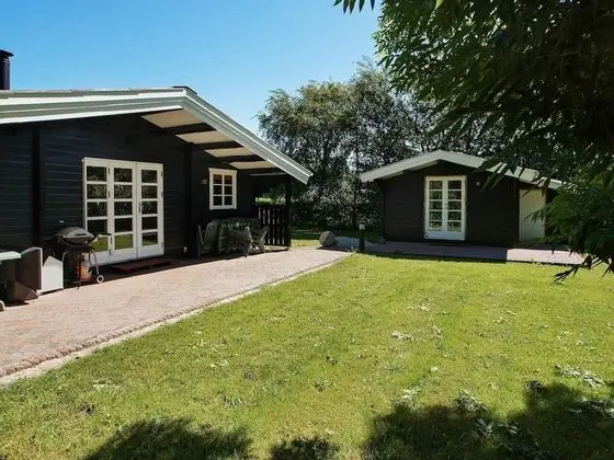 Peaceful Holiday Home in Hemmet near Sea