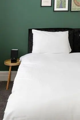 Peaceful and Light 1 Bedroom Flat in Kilburn