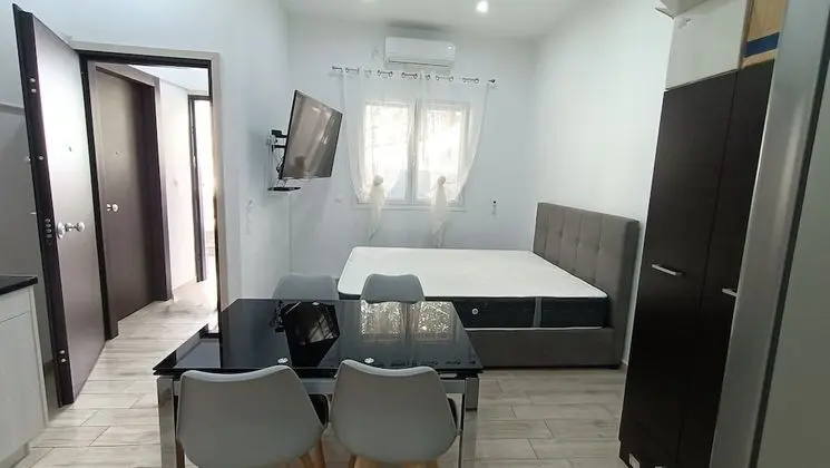 Peaceful Oasis Studio near Metro