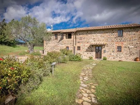 Peaceful Villa in Radicofani With Pool