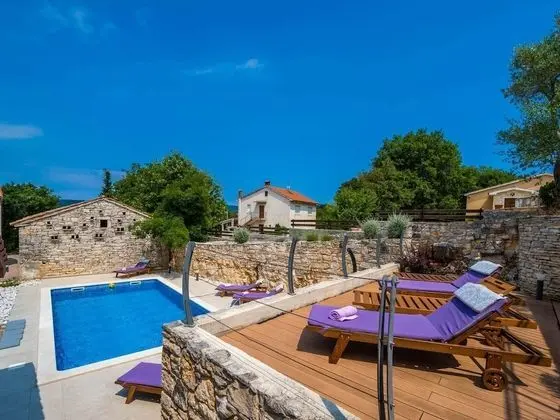 Peaceful Villa in Rakalj With Swimming Pool
