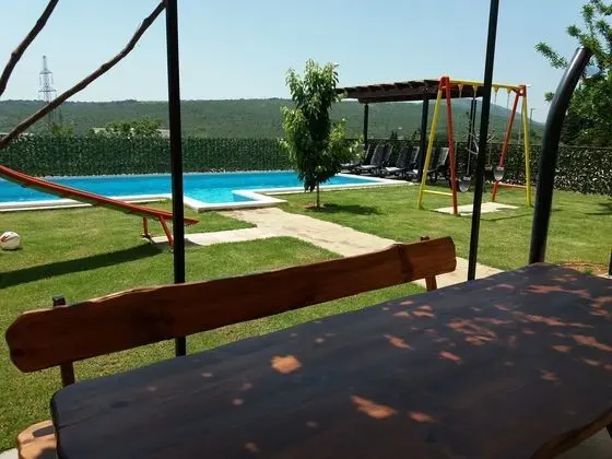 Peaceful Retreat in a Hill Landscape near Split - Öne Çıkan Resim
