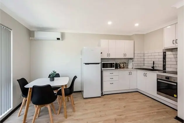 Peaceful South Perth Home near Perth Center - Mutfak