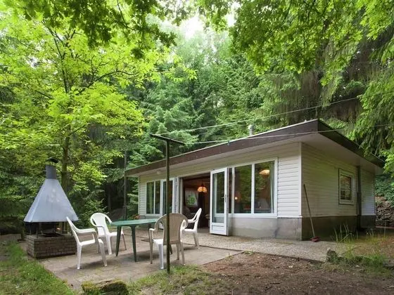 Peacefully Chalet in Lanklaar With Garden