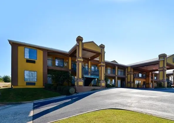 Peach State Inn & Suites - Dış Mekan