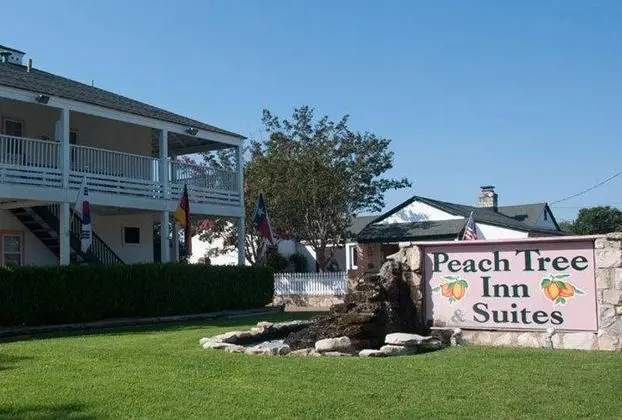 Peach Tree Inn & Suites