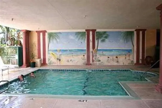 Peacock Suites - Havuz
