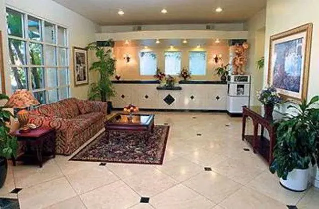 Peacock Suites - Lobi