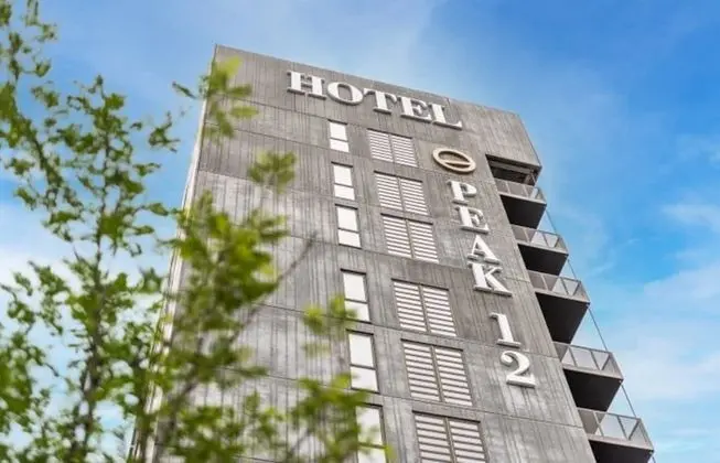 Peak 12 Hotel