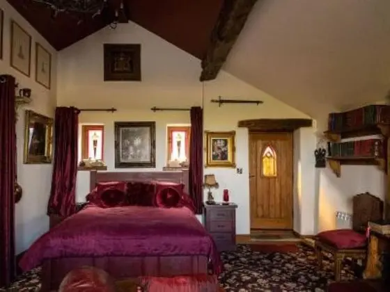 Peak District Cottage set in 5 Acres Near Buxton - Oda