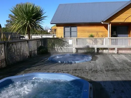 The Peaks Motor Inn - Havuz