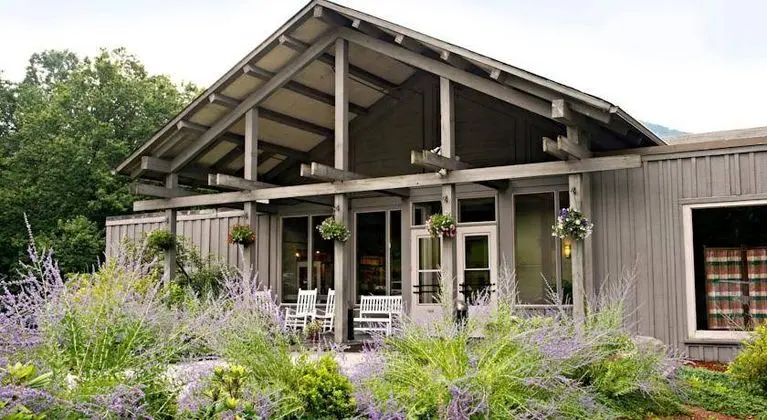Peaks of Otter Lodge