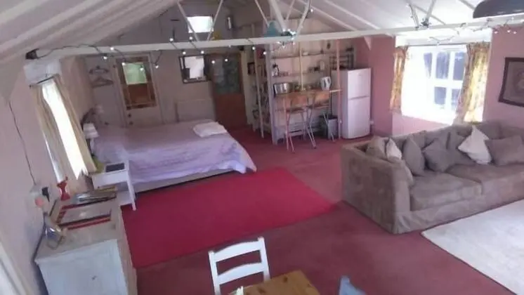 Pear Tree Farm - İç Mekan