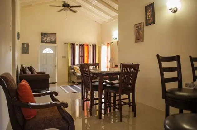 Pearl Island Cottage at Draxhall Country Club - Lobi
