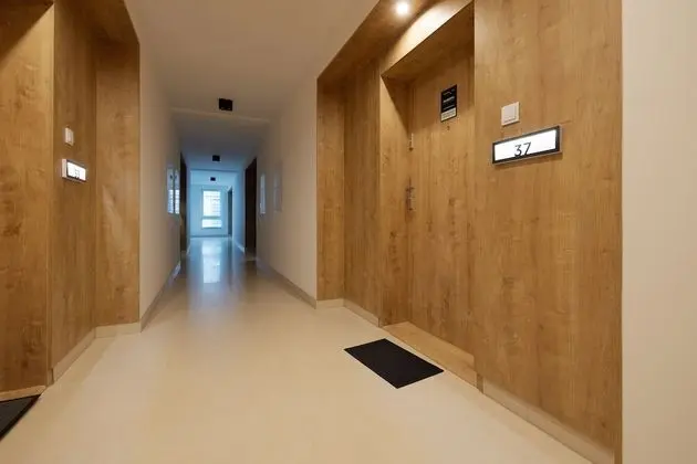 Pearl Marina Apartment by Renters - Lobi