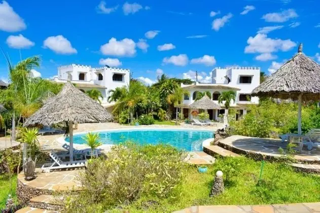 Pearls and Corals Resort - Havuz