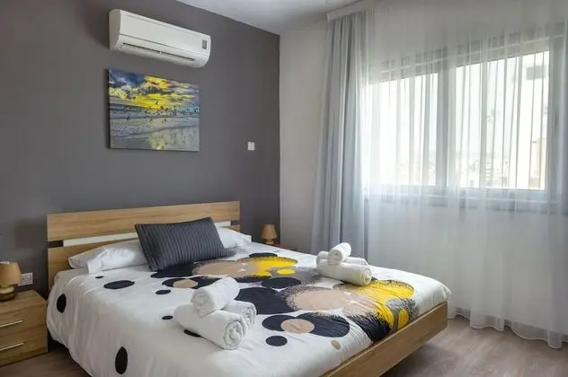Pebble Beach Holiday Apartments - Oda