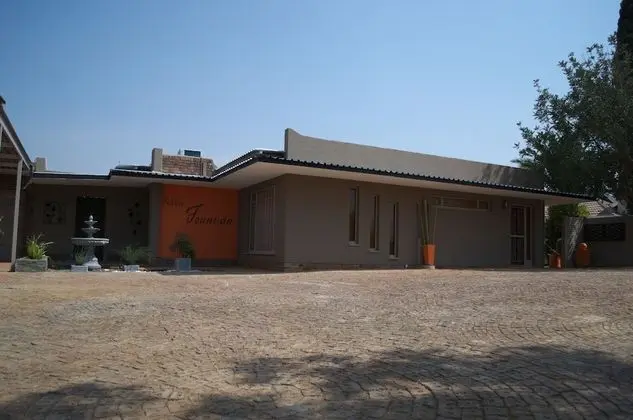 Pebble Fountain Guesthouse - Dış Mekan